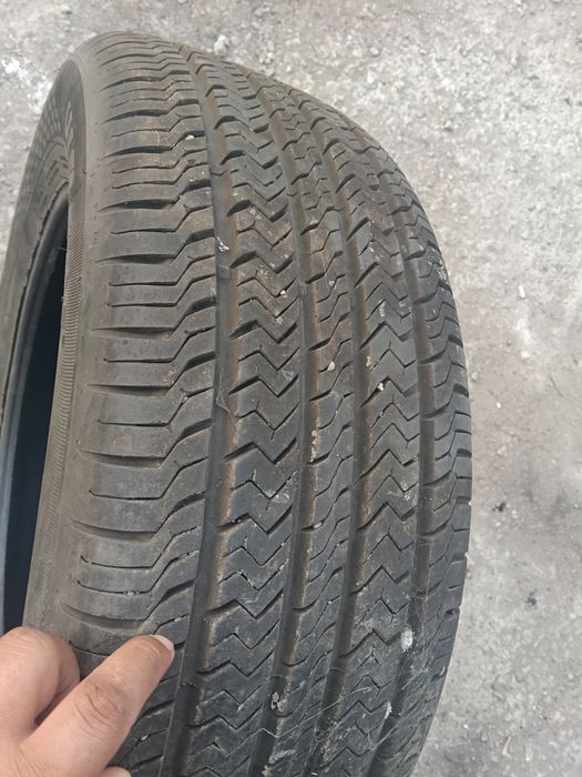 Шины 235/60/18 в отличном состоянии