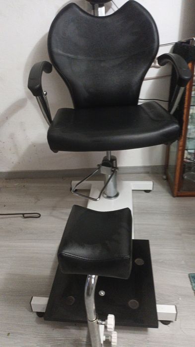 Vând scaun pentru  salon pedichiura