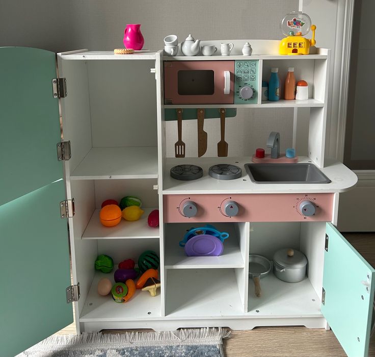 Деревянная детская кухня