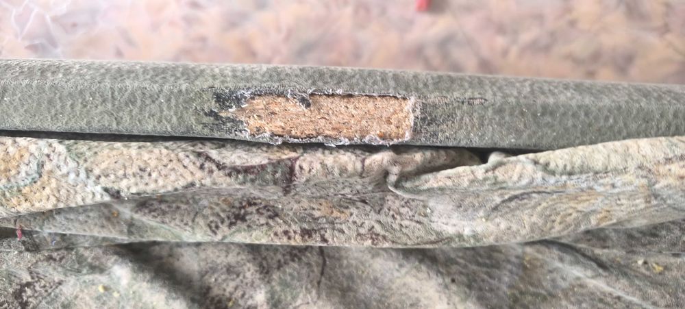 Мягкий уголок: диван + 2 кресла.