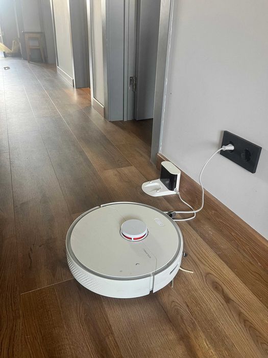 Продам Робот-пылесос Roborock S6 pure