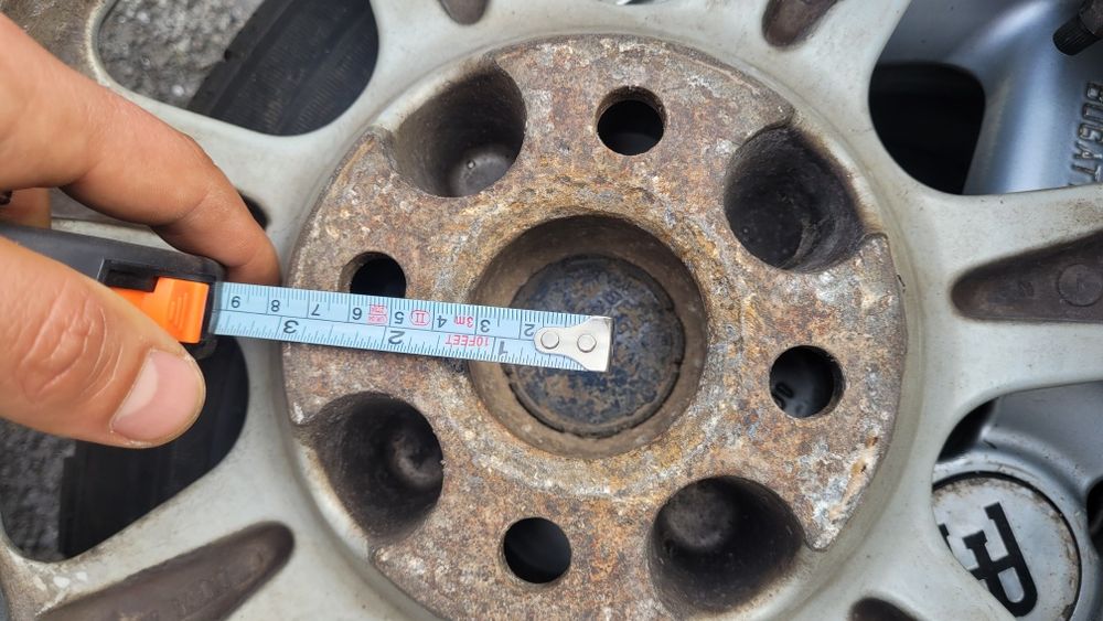 Jante Bugatti de 15, cu anvelopă vară aproape nouă