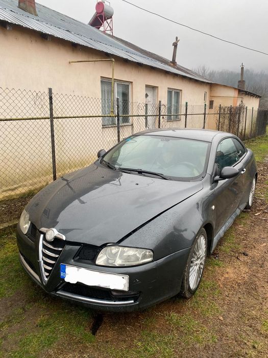 Dezmembrez Alfa romeo Gt 1.9 150 cp si alfa 147