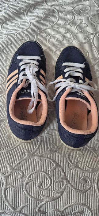 Оригинални дамски маратонки Adidas 38 номер