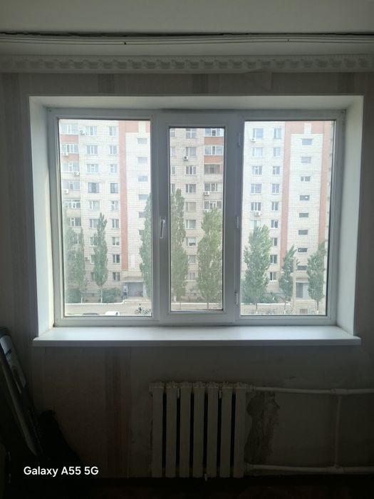Продам бу пластиковое окна с подокольником вместе