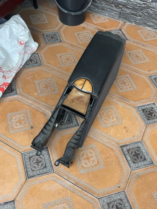 Подлокотник на mercedes w211