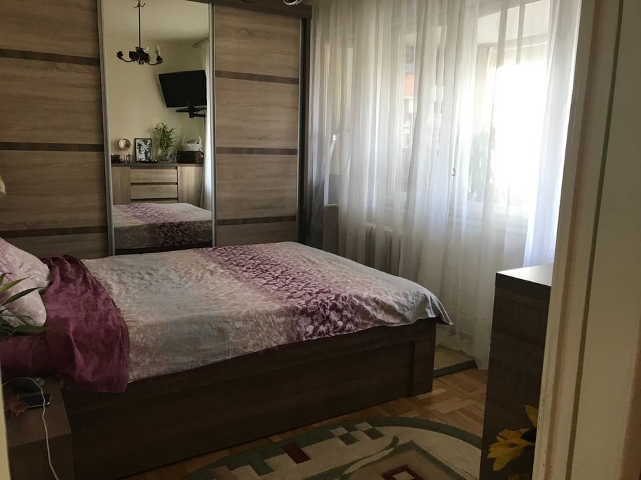 Vând apartament 3 camere