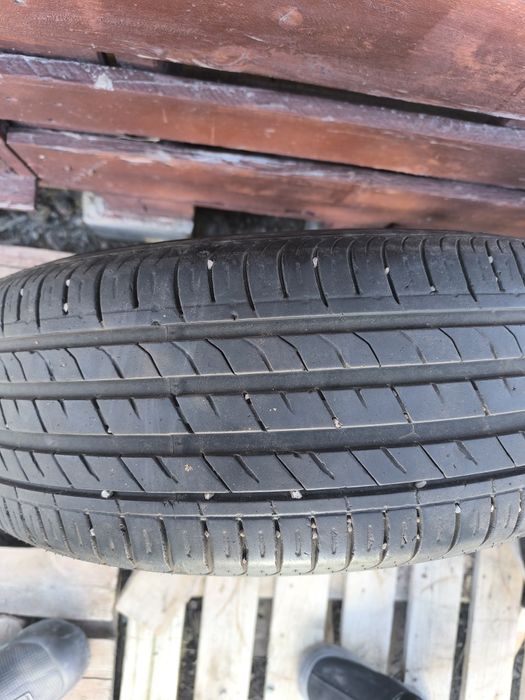 Продам срочно б/у шины с дисками