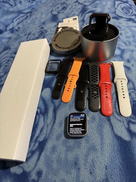 Apple watch  series 8 45 mm