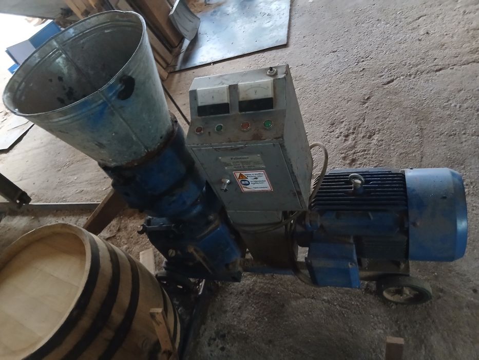 Presa peleti tifazica 15 kw