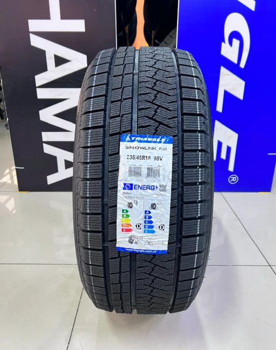 Зимние шины 235/45/18 triangle