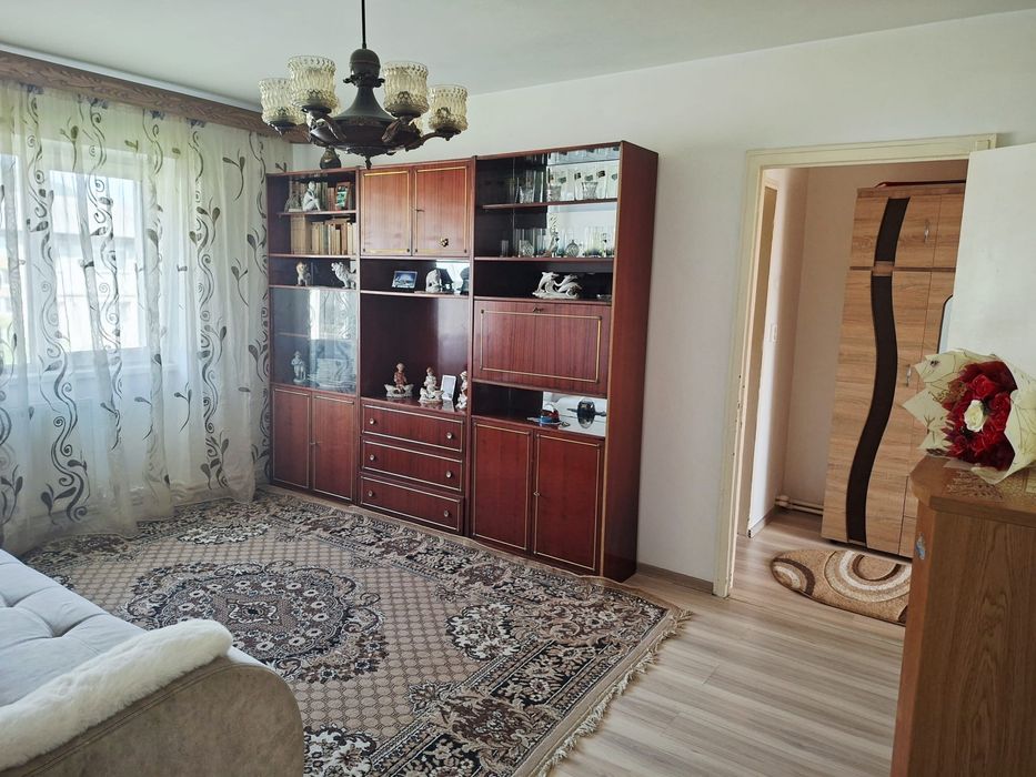 Apartament 2 camere Petrila 8 Martie