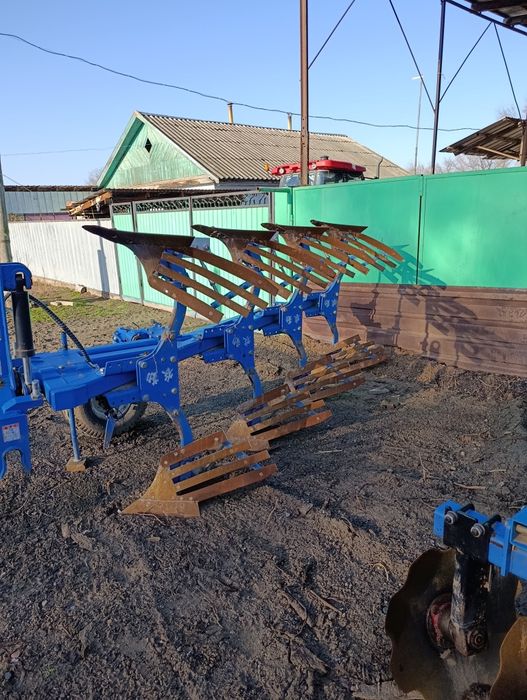 Плуг оборотный 4х корпусной