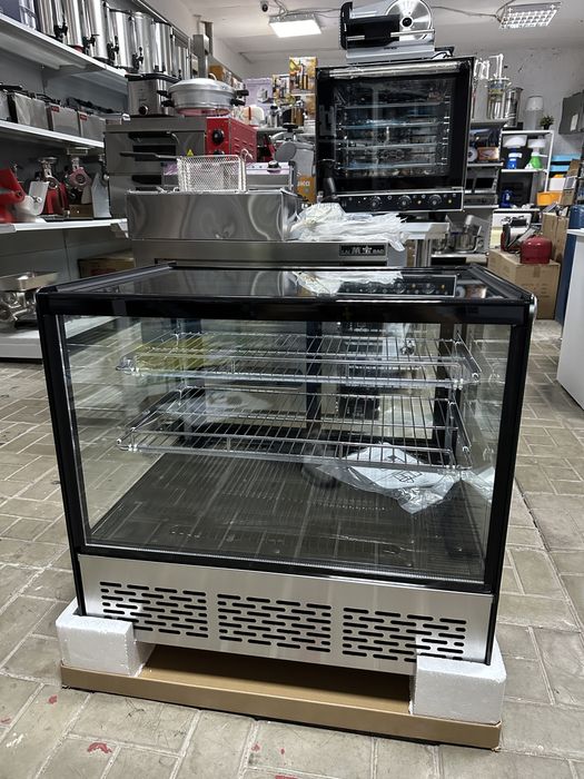 Витрина холодильная кондитерская