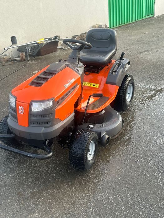 Tractoras tuns iarba husqvarna 70 ore lucrate