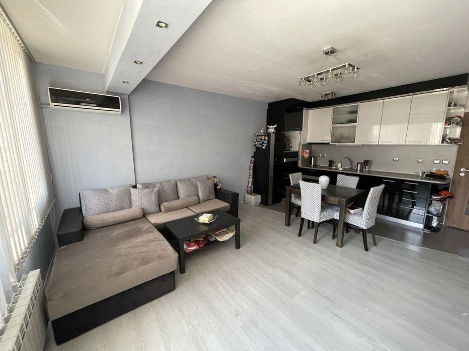 Дава се под наем Тристаен апартамент в София, Изток - 92 кв.м за 850 € - Снимка #1