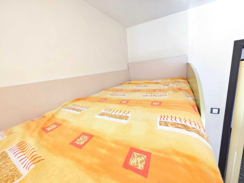 ДЕТСКА СЕКЦИЯ - две легла 90/195 и гардероб 104/130/84