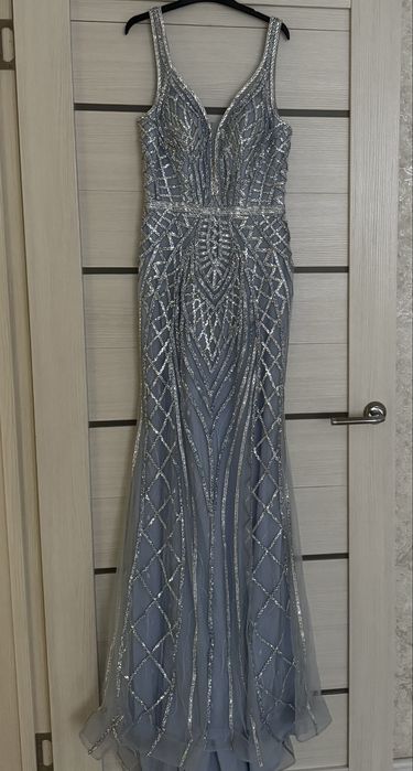 Продам выпускное платье