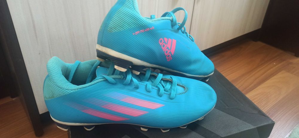 Бутонки Adidas ( размер 40)