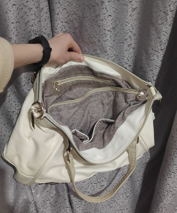 Сумка белая и чёрная кожзам