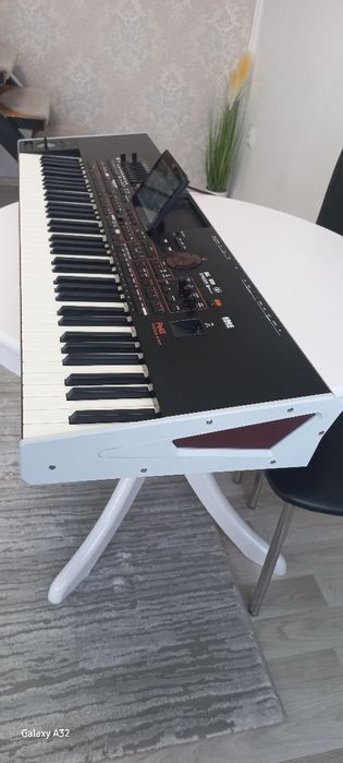 Vând sau schimb cu pa 5x.  korg pa 4x de 76. Adus din italia.stare impecabila.aspect 9,9 din 10.ofer set 2026.nu are Husa.