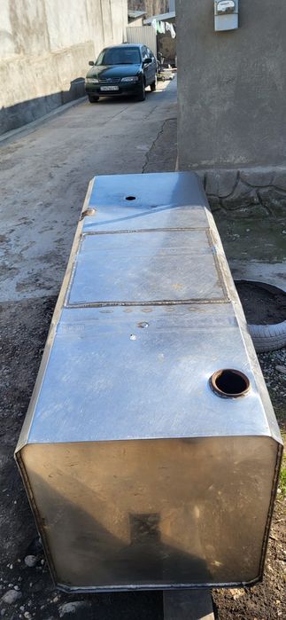 Бак для грузовых автомобилей