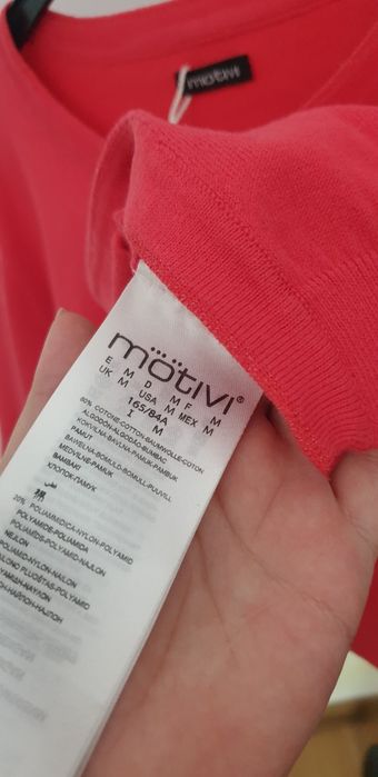 Bolero roșu MOTIVI, Nou