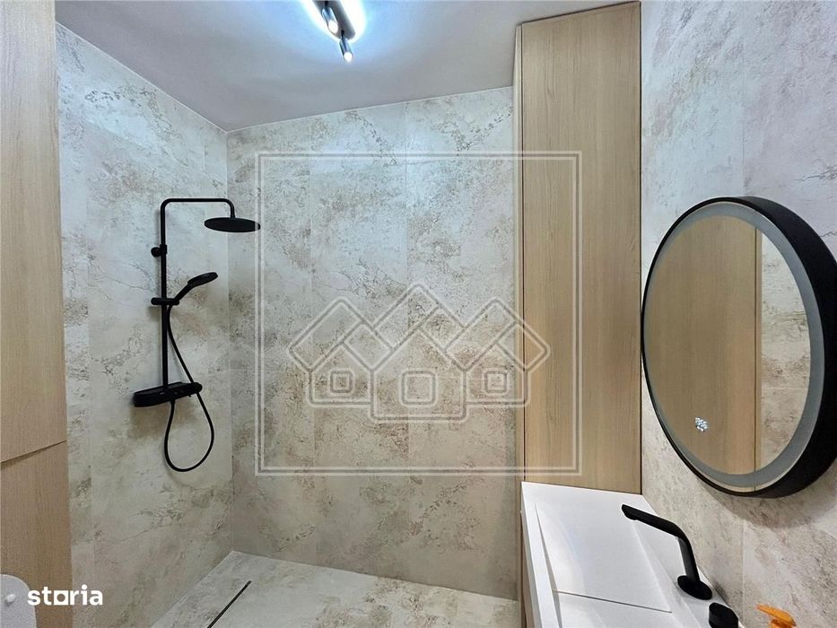 Apartament 3 camere, balcon, etaj 1, parcare - Zona Turnisor