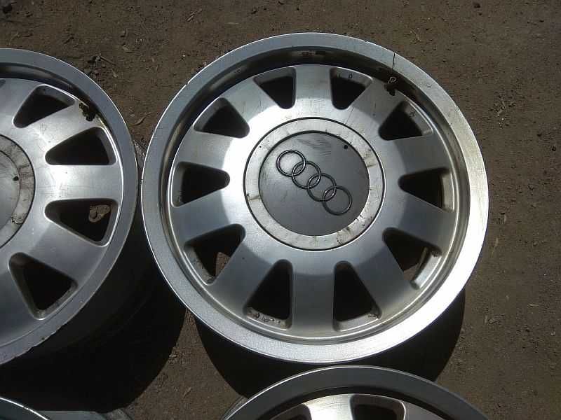 Продам оригинальные легкосплавные диски R15 на Ауди 100