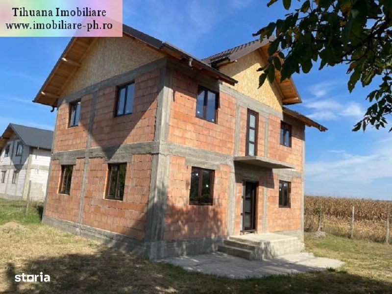 Casa la rosu de vanzare - Lipanesti