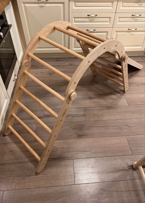 Модифициращ се Пиклер триъгълник с арка и пързалка