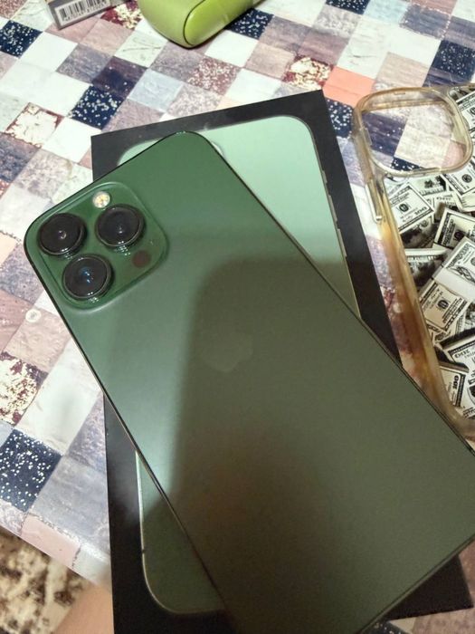 Продам айфон 13 про