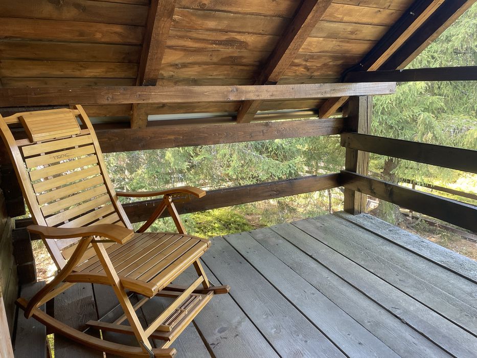 Oportunitate Rara – Cabana izolata in padure, teren 1000mp, la 10 minute de partie, Marisel