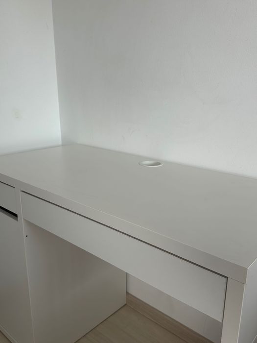 Birou alb Ikea, stare perfecta