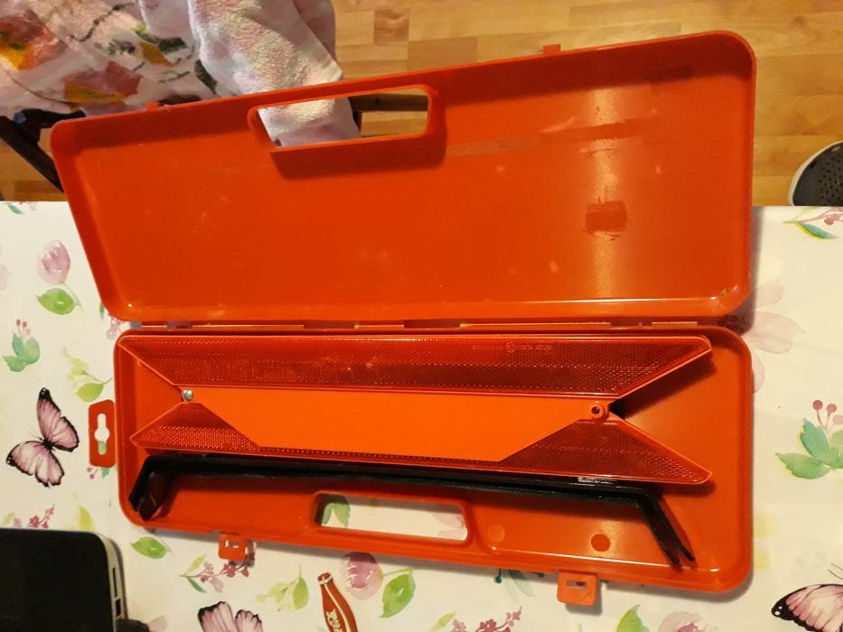 Triunghiuri refletorizante auto