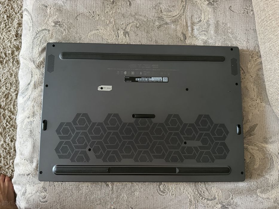 MSI Delta 15 Ryzen 7 5800H / RX 6700M / 32GB RAM – display defect