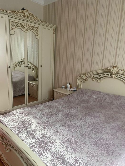 Спальный гарнитур из дерева