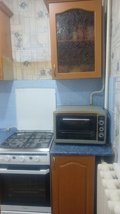 Продам срочно кухонный гарнитур