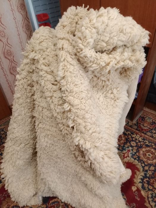 Продавам чисто нови вълнени китеници