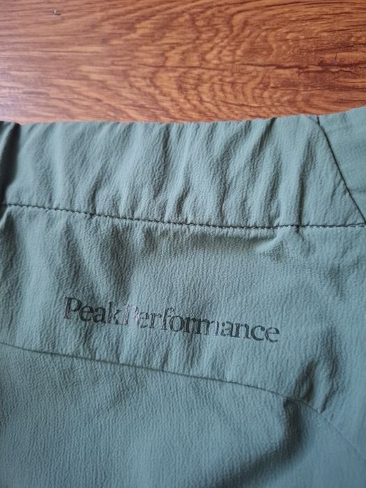 Peak performance мъжки къси панталонки 2XL размер.