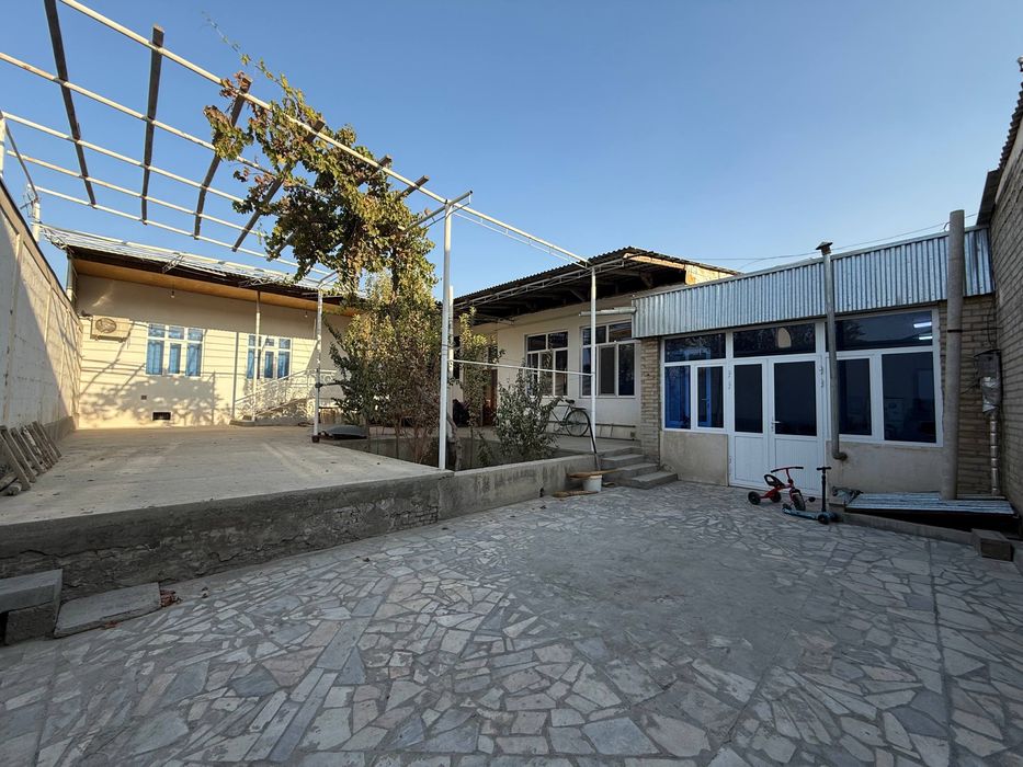 Tayyor 4.5 sotiqli hovli sotiladi