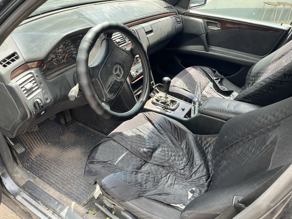 Продам машину мерседес W210