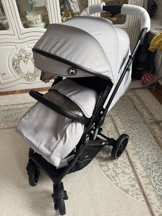 прогулочная коляска новая