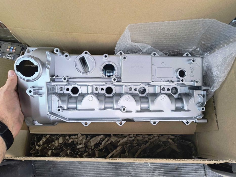 капак за глава на MERCEDES VITO  W638 2.0 CDI 2,2 CDI 1996-2001