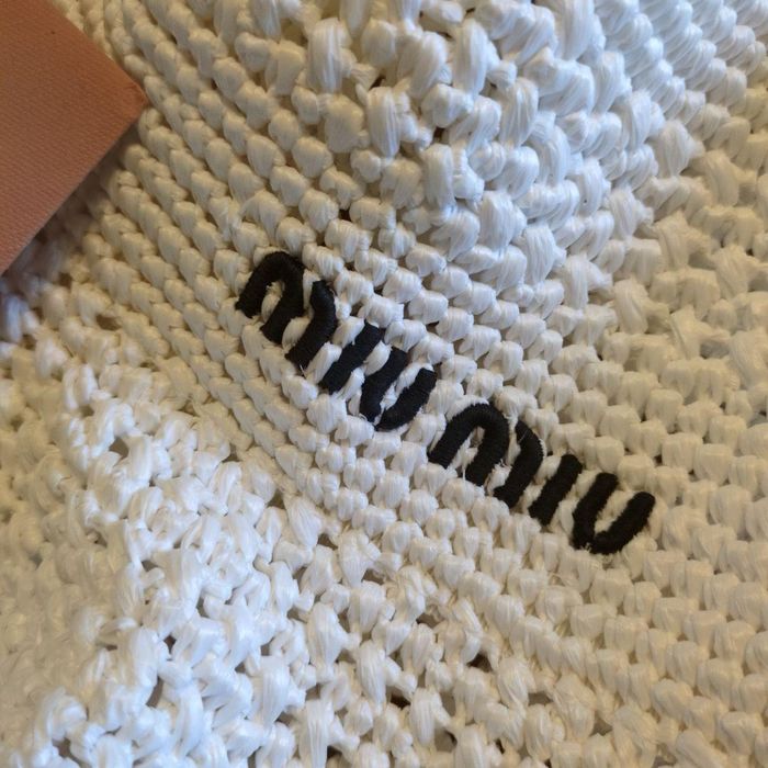 Шапка Miu miu от рафия