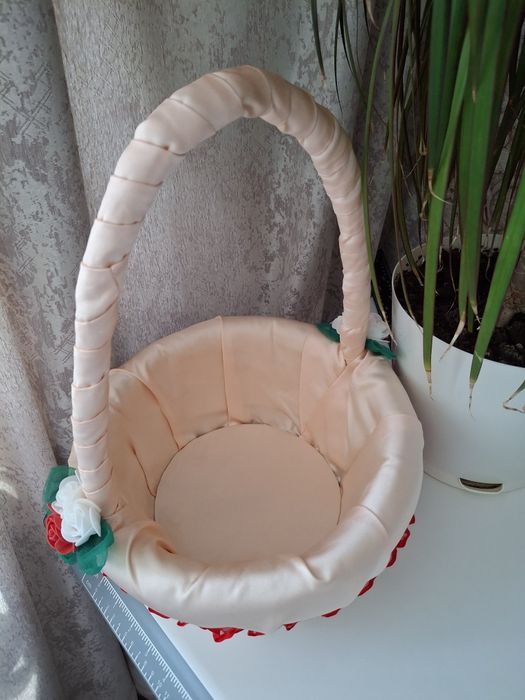Продам небольшую корзину
