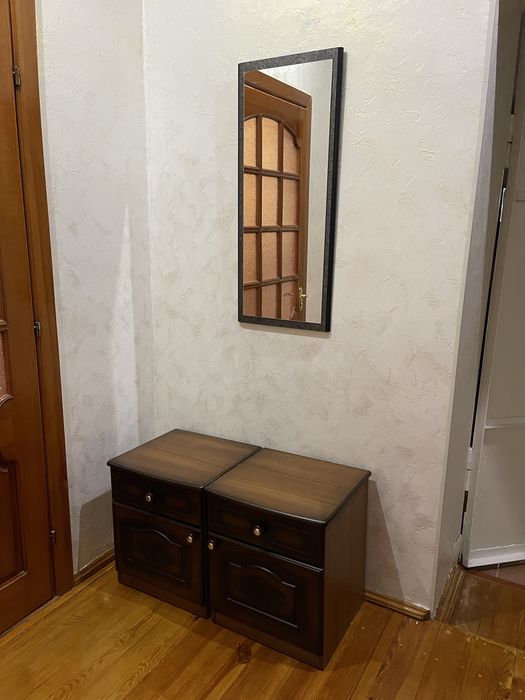 Тумбочка с зеркалом