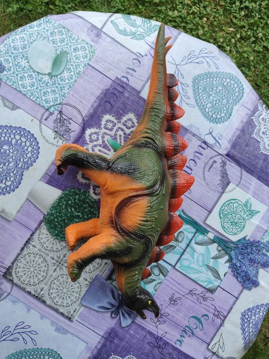 Dinozaur jucărie