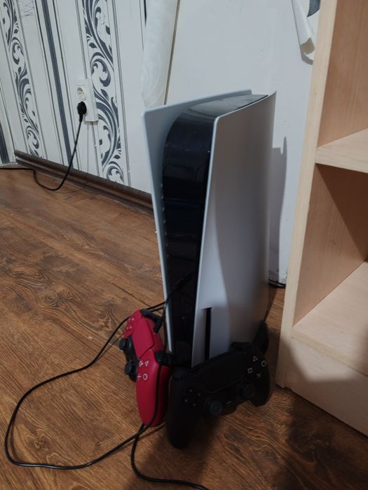 Продам Пс 5 с дисководом