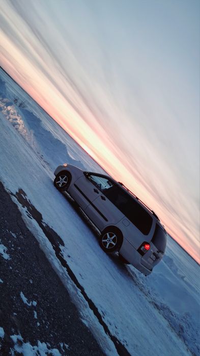 Продам Mazda MPV